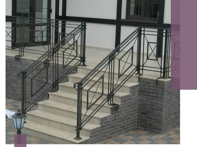 Перила для крыльца в Костроме — монтаж, изготовление и установка