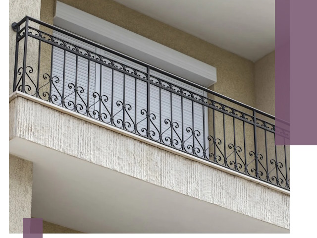 Балконные ограждения из металла и стекла в Костроме для домов