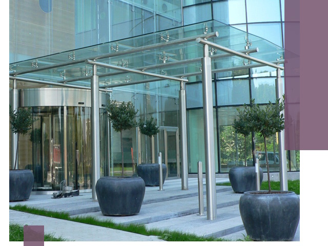 Навесы из стекла на заказ в Костроме — монтаж и установка