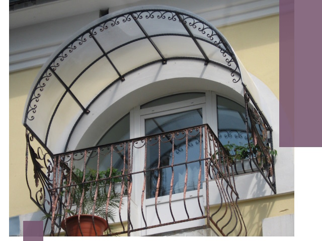 Козырьки над балконом в Костроме — изготовление и монтаж